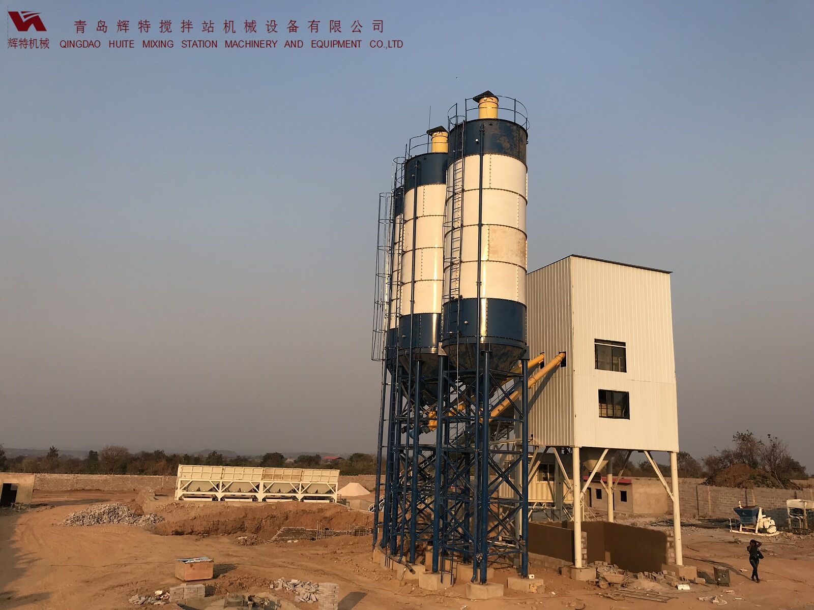 輝特混凝土攪拌站HZS120采用國內(nèi)外知名品牌，大大降低了設(shè)備故障率