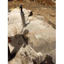  礦山無聲快速破碎石頭用液壓分裂機(jī)